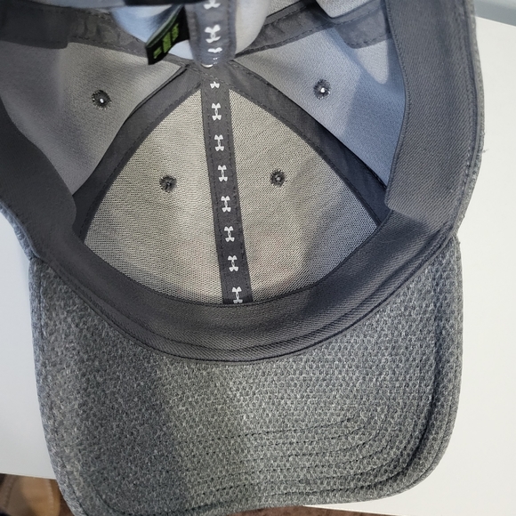 Mens Under Armour hat size MD/LG - Picture 6 of 6